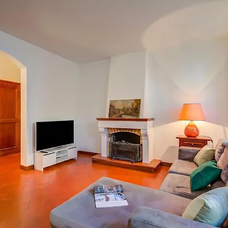 La Casa Di Maddalena Centre: 2 Bed, 2 Bath, Balconies - Happy